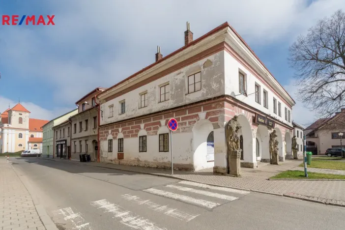 Prodej rodinného domu, Dašice, náměstí T. G. Masaryka, 450 m2