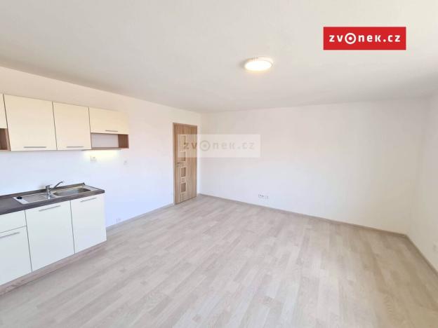 Pronájem bytu 1+kk, Zlín - Malenovice, Švermova, 28 m2