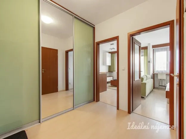 Pronájem bytu 1+1, Praha - Holešovice, U měšťanského pivovaru, 47 m2