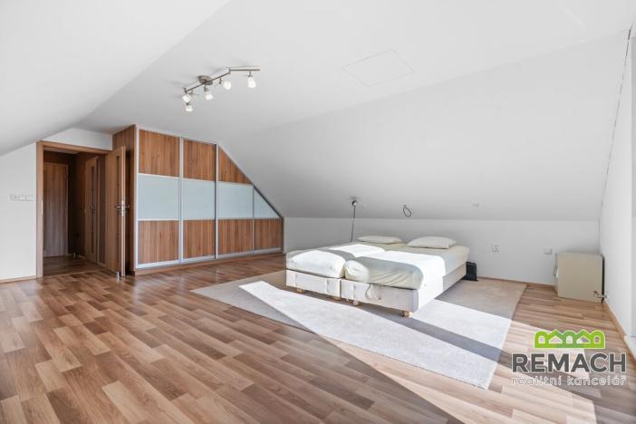 Prodej rodinného domu, Strání, nám. P. St. Spáčila, 500 m2