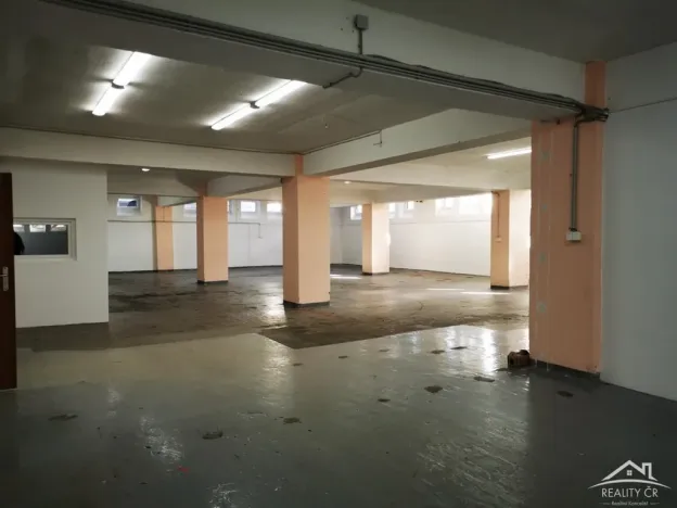 Pronájem skladu, Jihlava, Pávovská, 595 m2