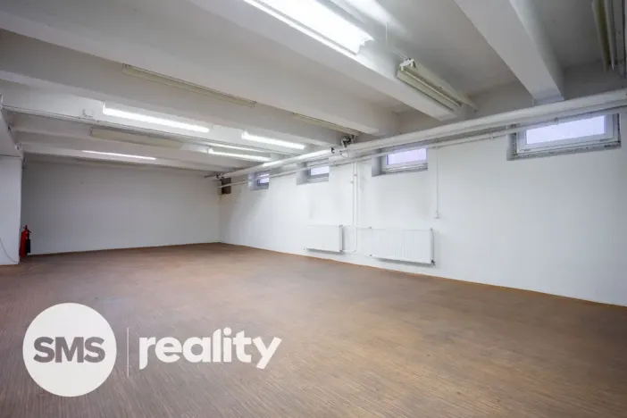 Pronájem skladu, Krnov, Revoluční, 1 m2