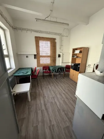 Prodej výrobních prostor, Karlovy Vary - Dvory, Chebská, 360 m2