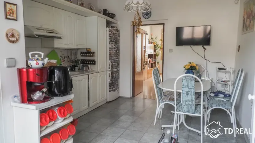 Prodej rodinného domu, Černá Hora, nám. Míru, 295 m2