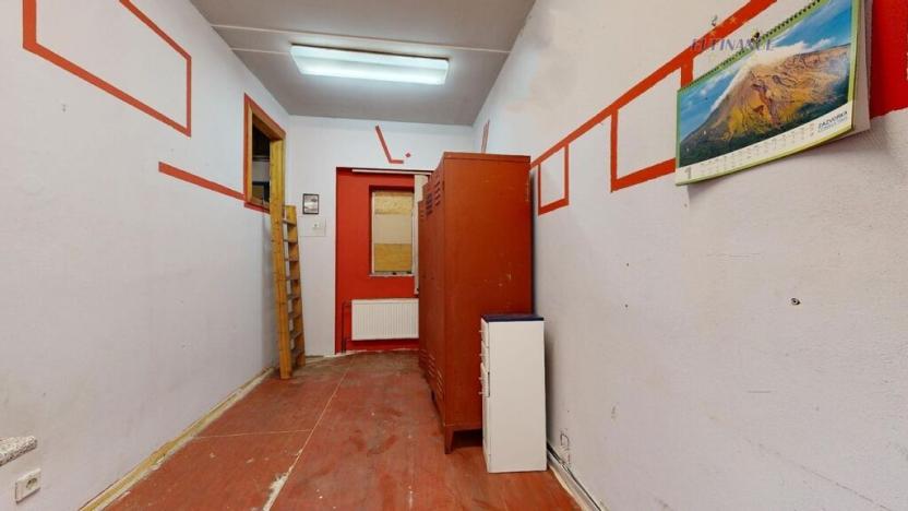 Prodej obchodního prostoru, Kralupy nad Vltavou, Hostivítova, 485 m2