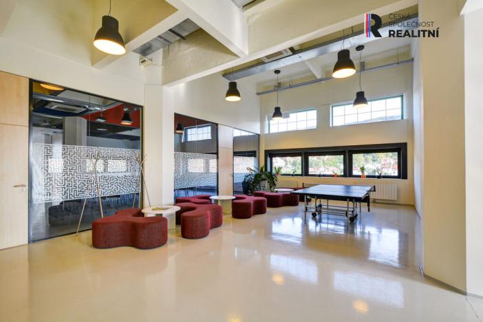Pronájem kanceláře, Zlín - Prštné, třída Tomáše Bati, 73 m2