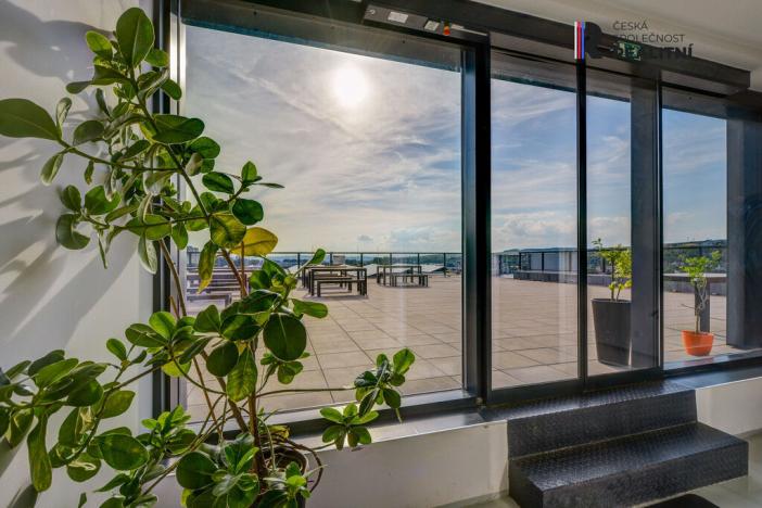 Pronájem kanceláře, Zlín - Prštné, třída Tomáše Bati, 73 m2