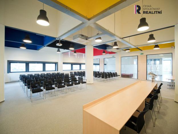 Pronájem kanceláře, Zlín - Prštné, třída Tomáše Bati, 73 m2