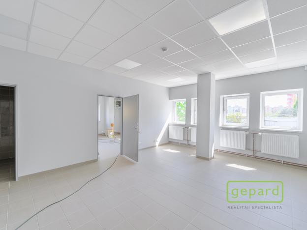 Prodej obchodního prostoru, České Budějovice, Dr. Bureše, 1032 m2