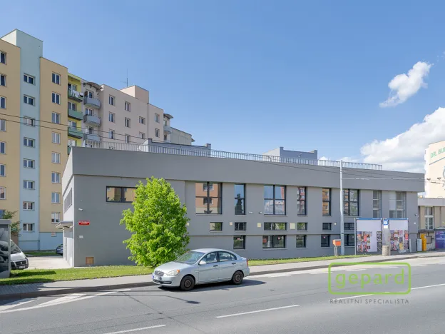 Prodej obchodního prostoru, České Budějovice, Dr. Bureše, 1032 m2