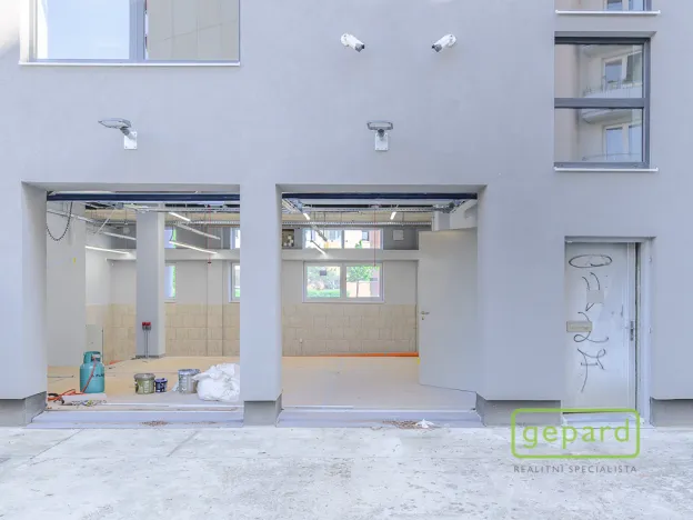 Prodej obchodního prostoru, České Budějovice, Dr. Bureše, 1032 m2