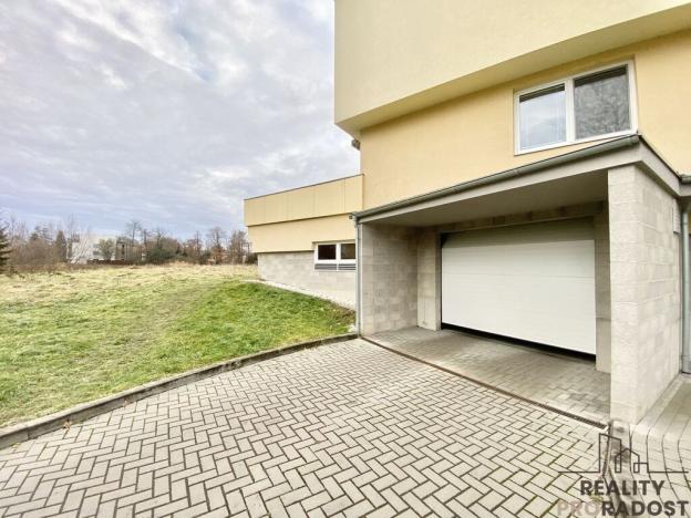 Pronájem garážového stání, Olomouc, Jarmily Glazarové, 12 m2