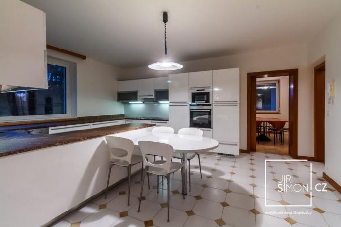 Prodej rodinného domu, Kamenice, Kruhová, 271 m2