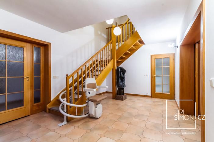 Prodej rodinného domu, Kamenice, Kruhová, 271 m2