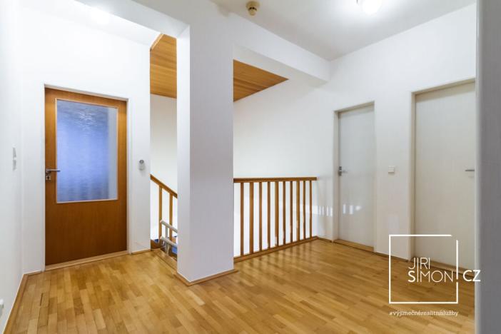 Prodej rodinného domu, Kamenice, Kruhová, 271 m2