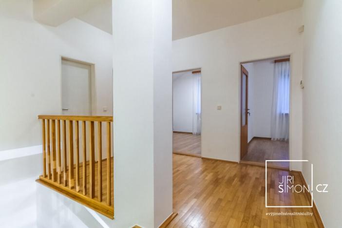 Prodej rodinného domu, Kamenice, Kruhová, 271 m2