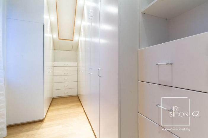 Prodej rodinného domu, Kamenice, Kruhová, 271 m2