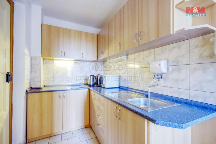 Pronájem kanceláře, Kralovice, nám. Osvobození, 31 m2