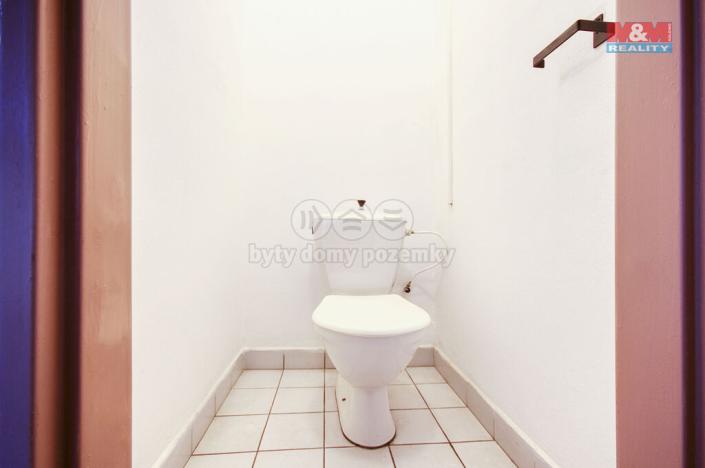 Pronájem kanceláře, Kralovice, nám. Osvobození, 31 m2