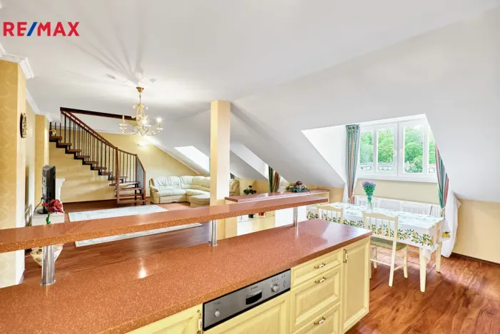 Prodej bytu 4+kk, Karlovy Vary, Zahradní, 141 m2