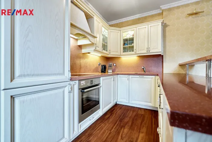 Prodej bytu 4+kk, Karlovy Vary, Zahradní, 141 m2