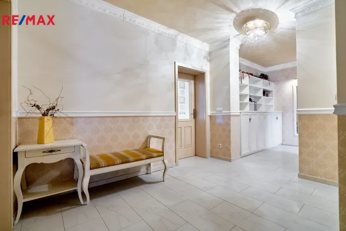 Prodej bytu 4+kk, Karlovy Vary, Zahradní, 141 m2