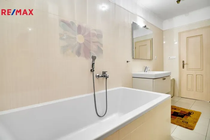 Prodej bytu 4+kk, Karlovy Vary, Zahradní, 141 m2