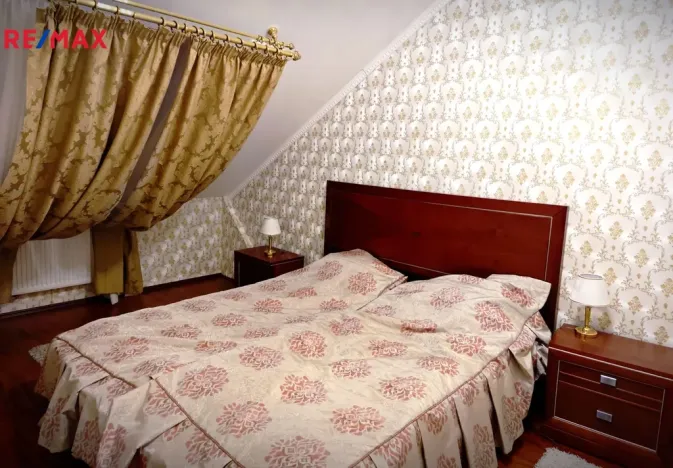 Prodej bytu 4+kk, Karlovy Vary, Zahradní, 141 m2