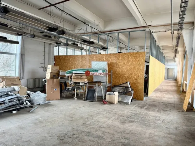 Pronájem skladu, Pelhřimov, Křemešnická, 1000 m2