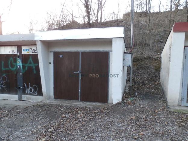 Prodej garáže, Znojmo, Kuchařovická, 18 m2
