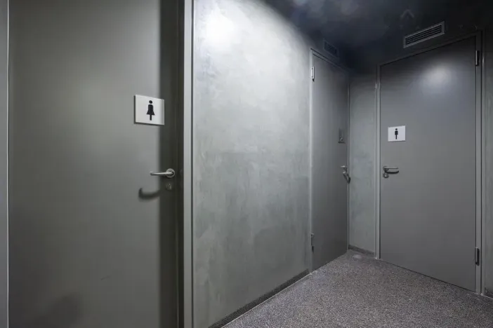 Pronájem kanceláře, Praha - Karlín, Pobřežní, 239 m2