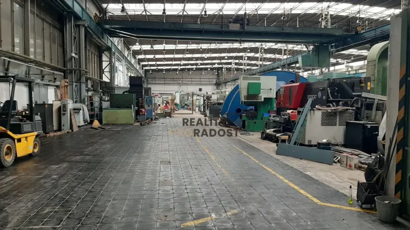 Pronájem skladu, Adamov, 2000 m2