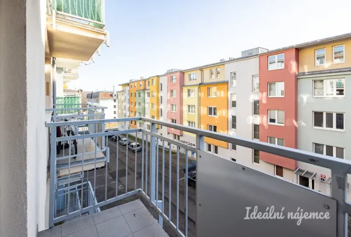 Pronájem bytu 1+kk, Praha - Kunratice, Za valem, 42 m2