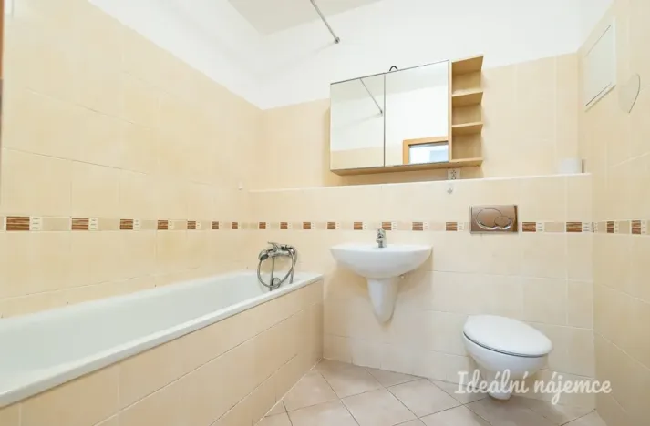 Pronájem bytu 1+kk, Praha - Kunratice, Za valem, 42 m2