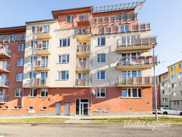 Pronájem bytu 1+kk, Praha - Kunratice, Za valem, 42 m2