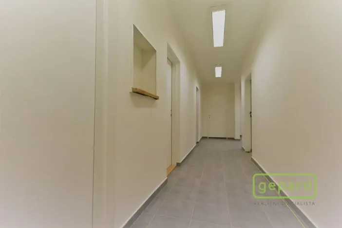Pronájem kanceláře, Praha - Černý Most, Kpt. Stránského, 100 m2