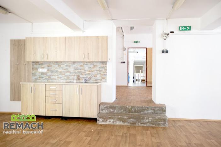 Pronájem obchodního prostoru, Náchod, Smiřických, 1100 m2