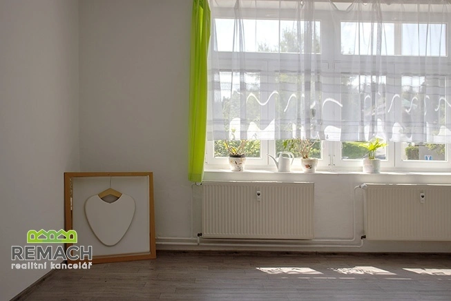 Pronájem obchodního prostoru, Náchod, Smiřických, 1100 m2
