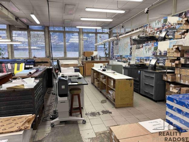 Pronájem skladu, Adamov, 150 m2