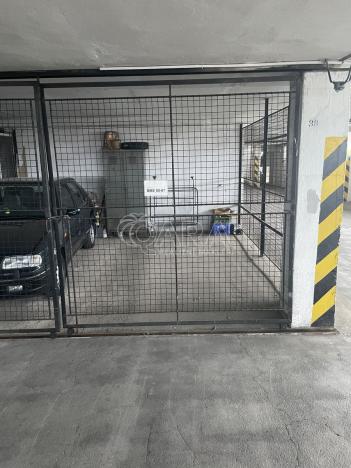 Prodej garážového stání, Brno, Loosova, 12 m2