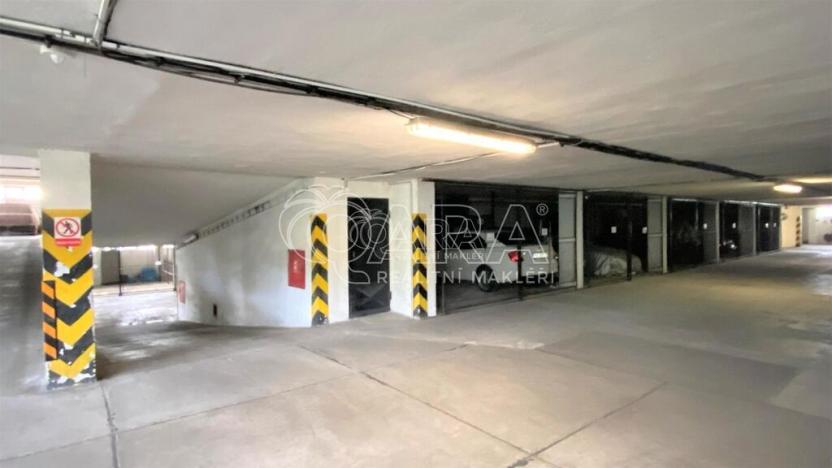 Prodej garážového stání, Brno, Loosova, 12 m2