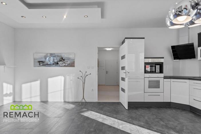 Pronájem bytu 2+kk, Náchod, Bartoňova, 61 m2