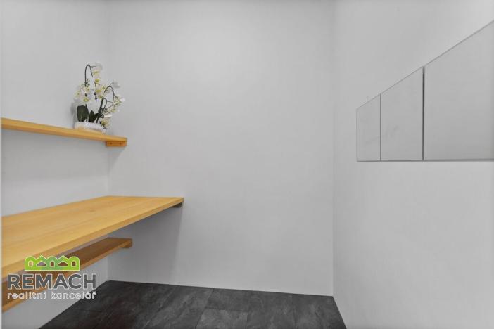 Pronájem bytu 2+kk, Náchod, Bartoňova, 61 m2