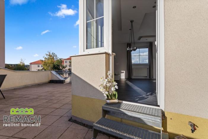 Pronájem bytu 2+kk, Náchod, Bartoňova, 61 m2