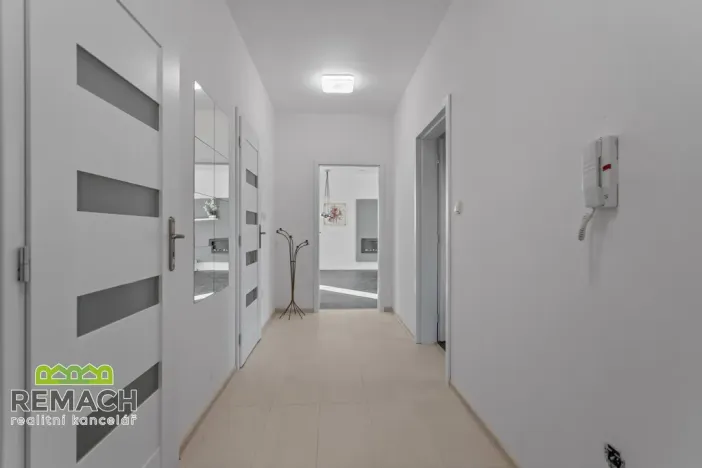 Pronájem bytu 2+kk, Náchod, Bartoňova, 61 m2
