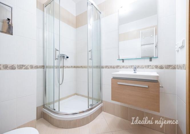 Pronájem bytu 2+kk, Praha - Hloubětín, Nademlejnská, 38 m2