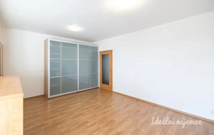 Pronájem bytu 2+kk, Praha - Hloubětín, Nademlejnská, 38 m2