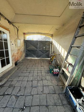 Prodej rodinného domu, Havraň, 272 m2