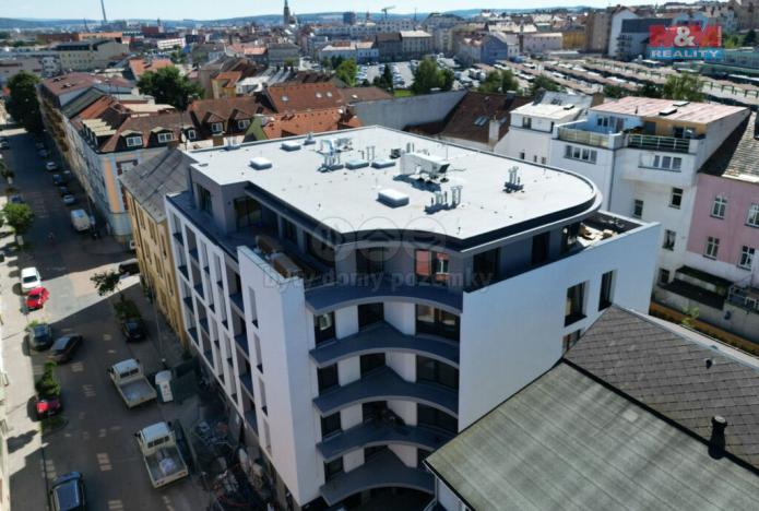 Pronájem garážového stání, Plzeň, Na Jíkalce, 15 m2