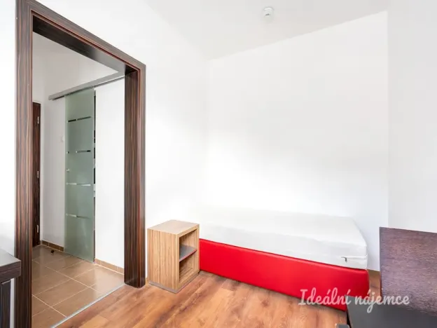 Pronájem bytu 1+kk, Praha - Suchdol, Suchdolské náměstí, 18 m2